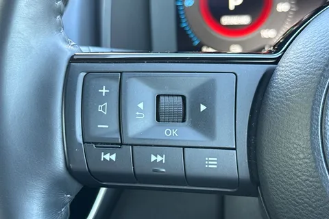 YE23BVU Nissan Qashqai 1.5 h e-POWER Tekna Auto Euro 6 (s/s) 5dr Thumbnail #41