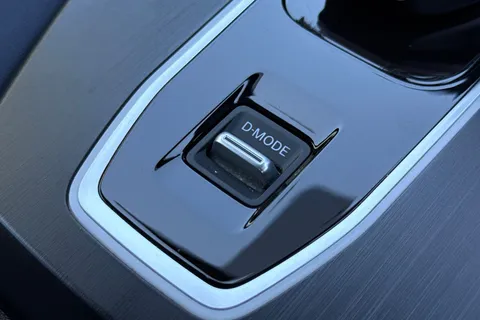 YE23BVU Nissan Qashqai 1.5 h e-POWER Tekna Auto Euro 6 (s/s) 5dr Thumbnail #47