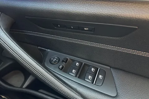 YG71URX BMW 5 Series 3.0 530d MHT M Sport Steptronic xDrive Euro 6 (s/s) 4dr Thumbnail #19