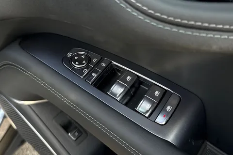 LB25YTH BYD Sealion 7 82.5kWh Design Auto AWD 5dr Thumbnail #19