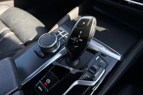 YG71URX BMW 5 Series 3.0 530d MHT M Sport Steptronic xDrive Euro 6 (s/s) 4dr Thumbnail #21