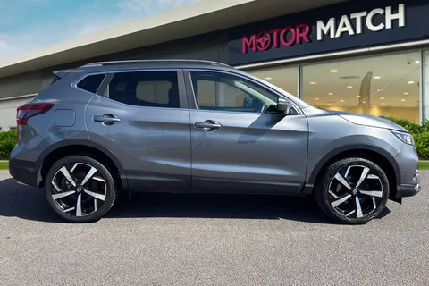 MF18XEG Nissan Qashqai 1.2 DIG-T Tekna Euro 6 (s/s) 5dr Thumbnail #3