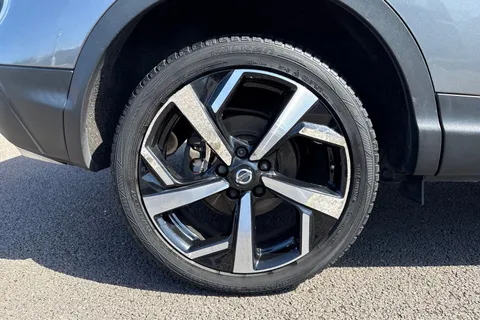 MF18XEG Nissan Qashqai 1.2 DIG-T Tekna Euro 6 (s/s) 5dr Thumbnail #10