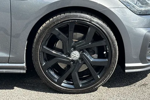 VK67ZVR Volkswagen Golf 2.0 TDI GTD Euro 6 (s/s) 5dr Thumbnail #11