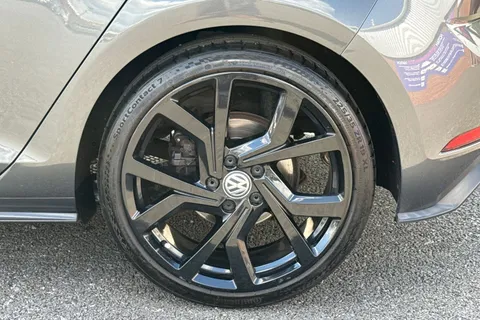 VK67ZVR Volkswagen Golf 2.0 TDI GTD Euro 6 (s/s) 5dr Thumbnail #13