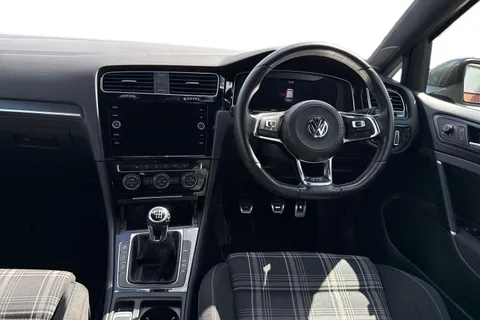 VK67ZVR Volkswagen Golf 2.0 TDI GTD Euro 6 (s/s) 5dr Thumbnail #19