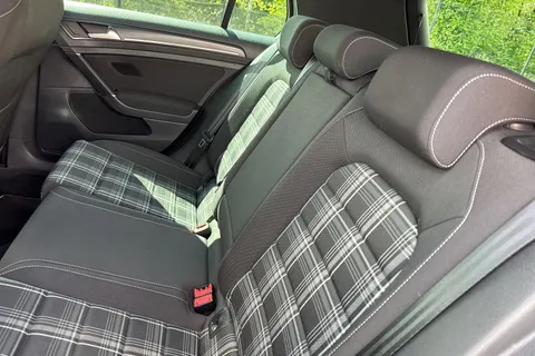 VK67ZVR Volkswagen Golf 2.0 TDI GTD Euro 6 (s/s) 5dr Thumbnail #20