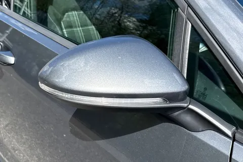 VK67ZVR Volkswagen Golf 2.0 TDI GTD Euro 6 (s/s) 5dr Thumbnail #30