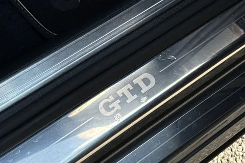 VK67ZVR Volkswagen Golf 2.0 TDI GTD Euro 6 (s/s) 5dr Thumbnail #34