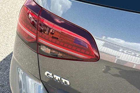 VK67ZVR Volkswagen Golf 2.0 TDI GTD Euro 6 (s/s) 5dr Thumbnail #36