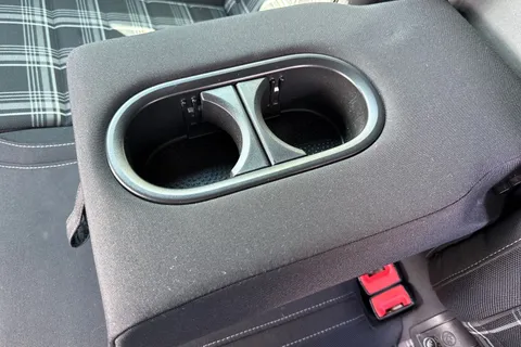 VK67ZVR Volkswagen Golf 2.0 TDI GTD Euro 6 (s/s) 5dr Thumbnail #37