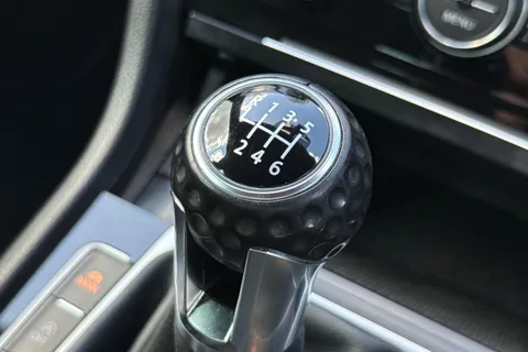 VK67ZVR Volkswagen Golf 2.0 TDI GTD Euro 6 (s/s) 5dr Thumbnail #45