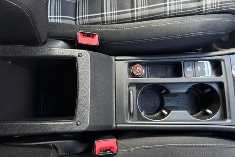 VK67ZVR Volkswagen Golf 2.0 TDI GTD Euro 6 (s/s) 5dr Thumbnail #46