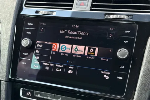 VK67ZVR Volkswagen Golf 2.0 TDI GTD Euro 6 (s/s) 5dr Thumbnail #51