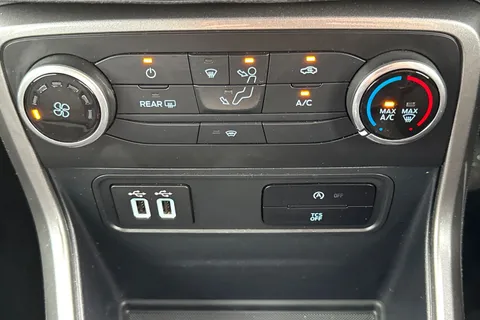 YD19VAB Ford Ecosport 1.0T EcoBoost Zetec Euro 6 (s/s) 5dr Thumbnail #23