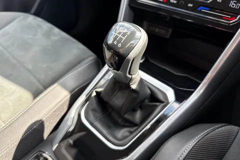 DU72GXK Volkswagen T-Roc 1.0 TSI Style 5dr Thumbnail #24