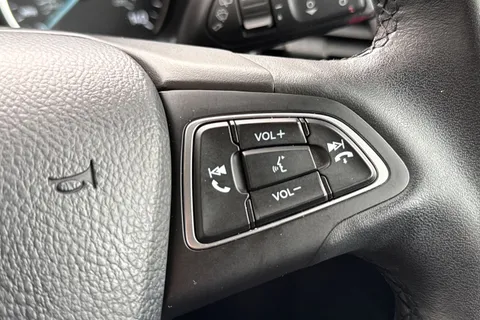 YD19VAB Ford Ecosport 1.0T EcoBoost Zetec Euro 6 (s/s) 5dr Thumbnail #34