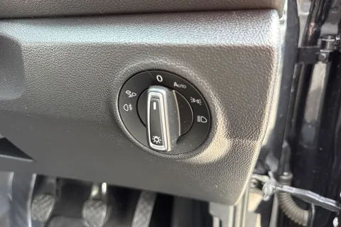 DU72GXK Volkswagen T-Roc 1.0 TSI Style 5dr Thumbnail #38