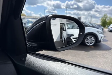 DU72GXK Volkswagen T-Roc 1.0 TSI Style 5dr Thumbnail #39