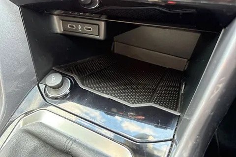 DU72GXK Volkswagen T-Roc 1.0 TSI Style 5dr Thumbnail #40