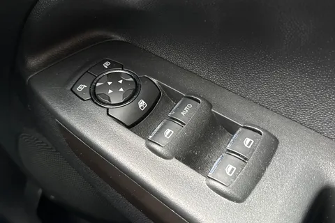 YD19VAB Ford Ecosport 1.0T EcoBoost Zetec Euro 6 (s/s) 5dr Thumbnail #38