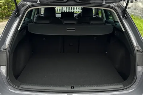  SEAT Leon 1.5 eHybrid 25.8kWh FR DSG Euro 6 (s/s) 5dr Thumbnail #6