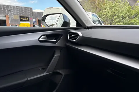  SEAT Leon 1.5 eHybrid 25.8kWh FR DSG Euro 6 (s/s) 5dr Thumbnail #32