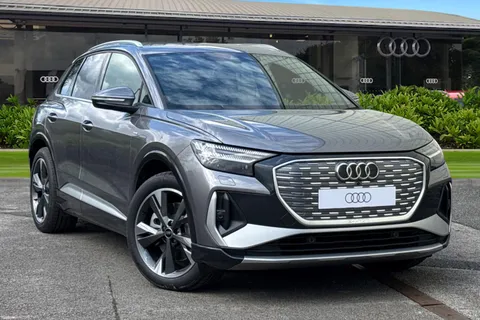  Audi Q4 e-tron 45 S line Auto quattro 5dr 82kWh Thumbnail #2