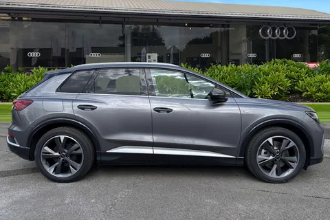  Audi Q4 e-tron 45 S line Auto quattro 5dr 82kWh Thumbnail #4