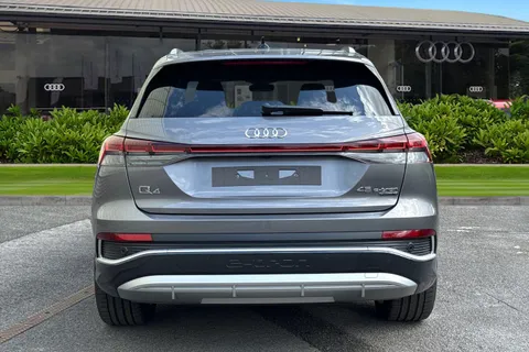  Audi Q4 e-tron 45 S line Auto quattro 5dr 82kWh Thumbnail #5