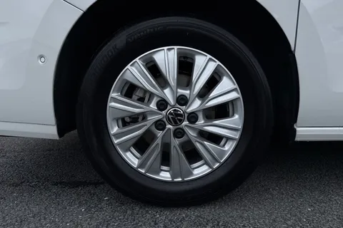 DG26CMZ Volkswagen California Coast T7 SWB 150 PS DSG - New Shape / Delivery Mileage Thumbnail #11