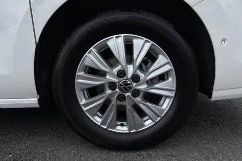 DG26CMZ Volkswagen California Coast T7 SWB 150 PS DSG - New Shape / Delivery Mileage Thumbnail #12