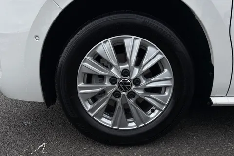 DG26CMZ Volkswagen California Coast T7 SWB 150 PS DSG - New Shape / Delivery Mileage Thumbnail #13