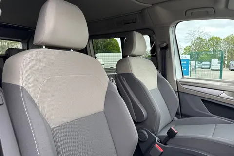 DG26CMZ Volkswagen California Coast T7 SWB 150 PS DSG - New Shape / Delivery Mileage Thumbnail #24