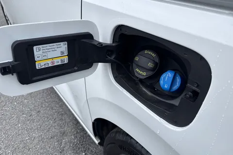 DG26CMZ Volkswagen California Coast T7 SWB 150 PS DSG - New Shape / Delivery Mileage Thumbnail #25