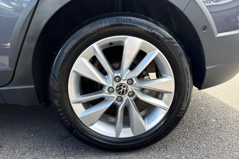 GL25DWJ Volkswagen Taigo 1.0 TSI 115 Match 5dr Thumbnail #11