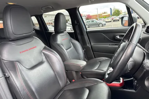 YX21JCU Jeep Renegade 1.3 GSE T4 11.4kWh Trailhawk Auto 4xe Euro 6 (s/s) 5dr Thumbnail #25