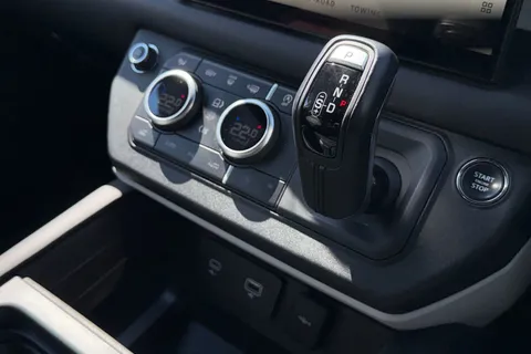 HD23RYC Land Rover Defender 110 3.0 D250 X-Dynamic HSE 5dr Thumbnail #15