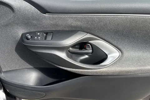 ML21NDV Toyota Yaris 1.5 Hybrid Icon 5dr CVT Thumbnail #23