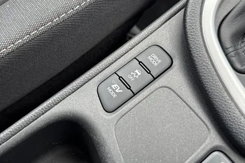 ML21NDV Toyota Yaris 1.5 Hybrid Icon 5dr CVT Thumbnail #42