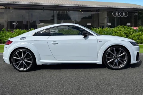 EK23AOW Audi TT Coup- Black Edition 40 TFSI  197 PS S tronic Thumbnail #4