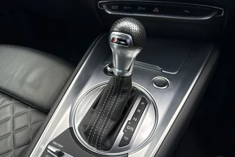 EK23AOW Audi TT Coup- Black Edition 40 TFSI  197 PS S tronic Thumbnail #24