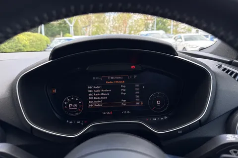 EK23AOW Audi TT Coup- Black Edition 40 TFSI  197 PS S tronic Thumbnail #31