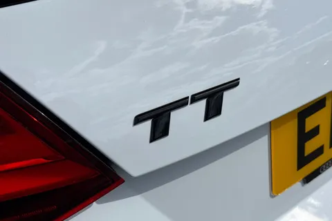 EK23AOW Audi TT Coup- Black Edition 40 TFSI  197 PS S tronic Thumbnail #40