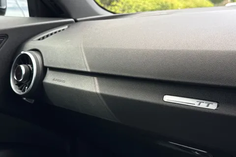 EK23AOW Audi TT Coup- Black Edition 40 TFSI  197 PS S tronic Thumbnail #51