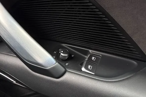 EK23AOW Audi TT Coup- Black Edition 40 TFSI  197 PS S tronic Thumbnail #56