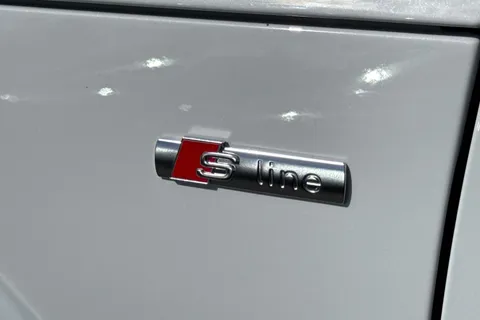 EK23AOW Audi TT Coup- Black Edition 40 TFSI  197 PS S tronic Thumbnail #58