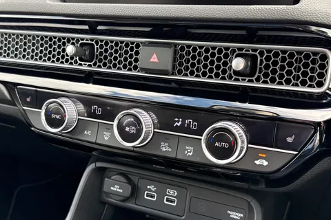 MV73UUW Honda Civic 2.0 h i-MMD Advance eCVT Euro 6 (s/s) 5dr Thumbnail #22