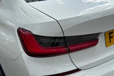 FP69CDZ BMW 3 Series 2.0 320i M Sport Auto Euro 6 (s/s) 4dr Thumbnail #9