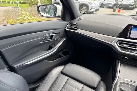 FP69CDZ BMW 3 Series 2.0 320i M Sport Auto Euro 6 (s/s) 4dr Thumbnail #21